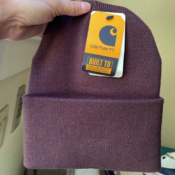 Brand new carhartt knit cuffed beanie! Women’s or men’s. One size. Color/wine - Picture 2 of 4